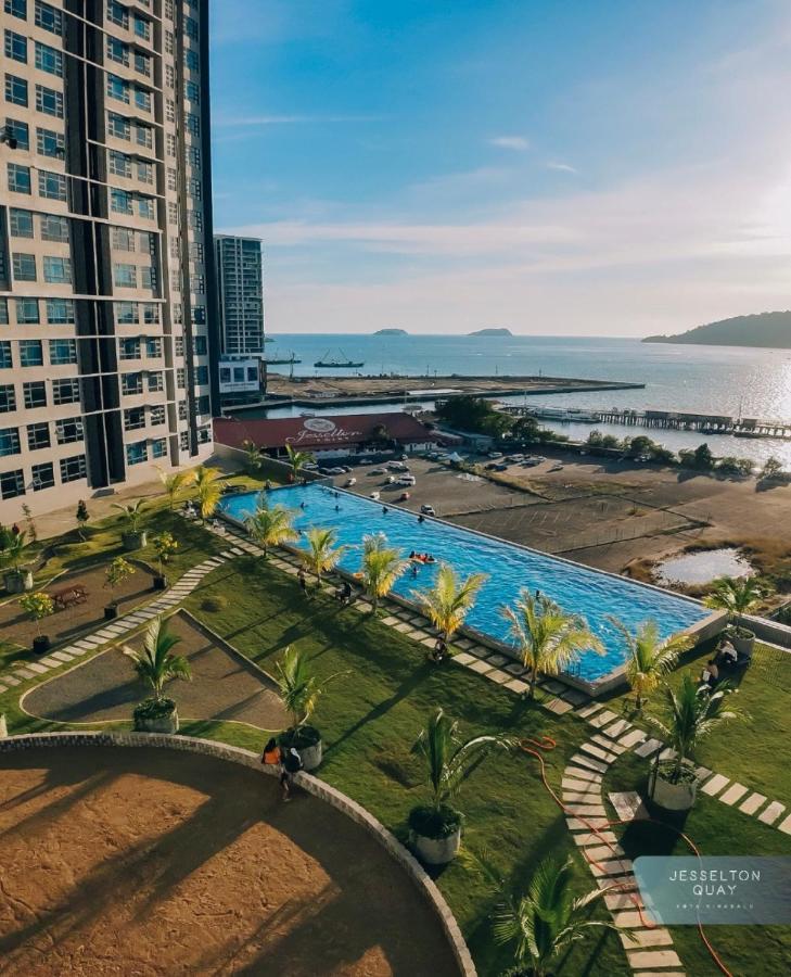 Botiza Suites At Jesselton Quay Кота-Кинабалу Экстерьер фото