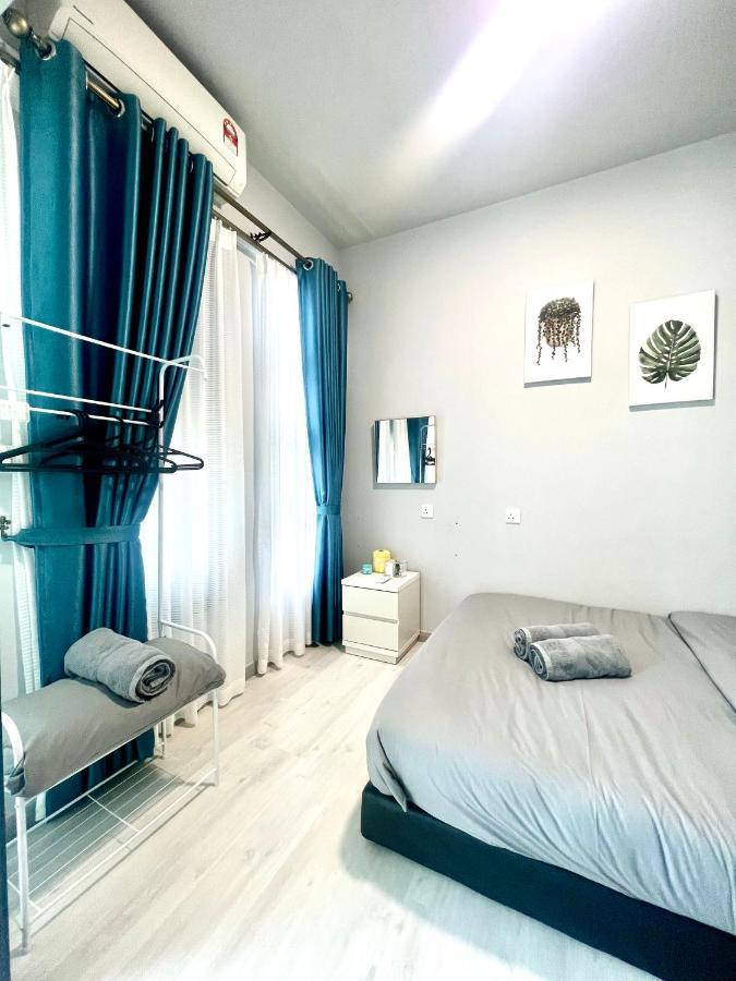 Botiza Suites At Jesselton Quay Кота-Кинабалу Экстерьер фото